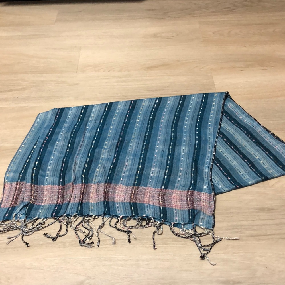 Striped and metallic Shawl